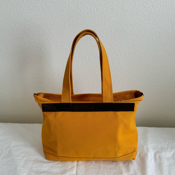 Marc Jacobs canvas tote with zipper. - Picture 2 of 10